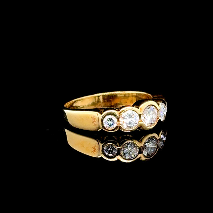 18ct Yellow Gold Diamond Ring