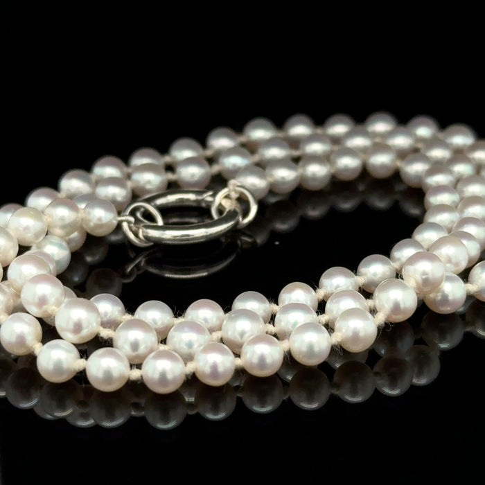 Pearl Necklace with Round Silver Clasp