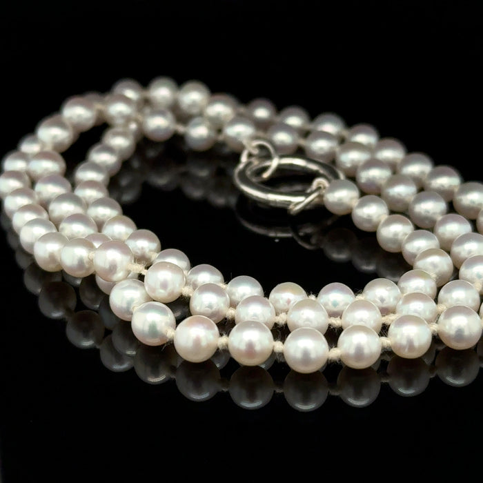 Pearl Necklace with Round Silver Clasp