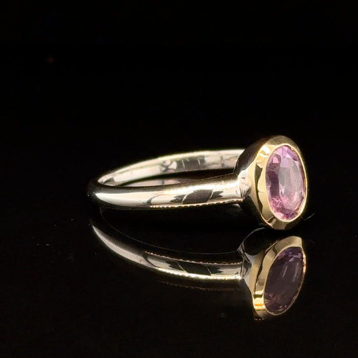 9ct Gold Ring with Amethyst