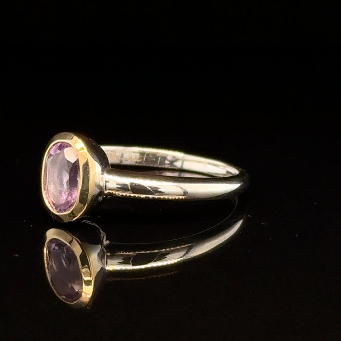 9ct Gold Ring with Amethyst