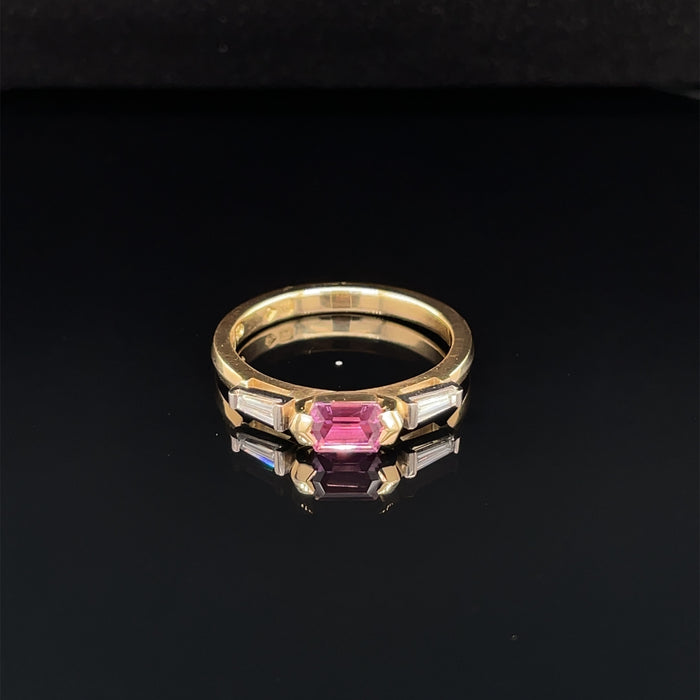 18ct Gold Ring with Sapphire and Diamond